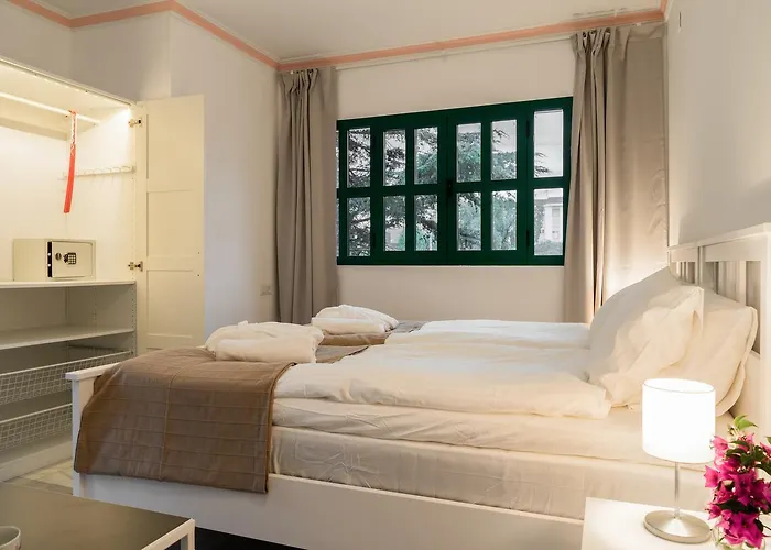 Beneste Nerja Hostal Нерха