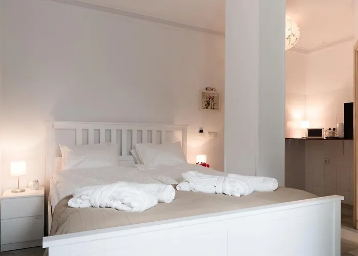 Beneste Nerja Hostal Отель