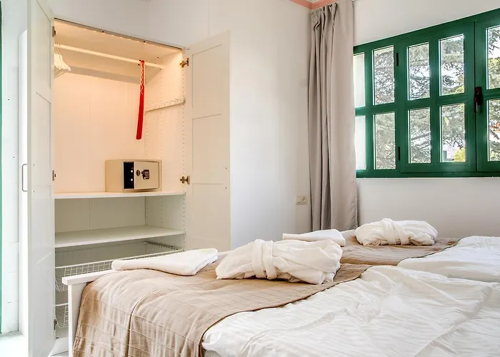 Отель Beneste Nerja Hostal 2*