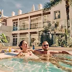 Отель Beneste Nerja Hostal