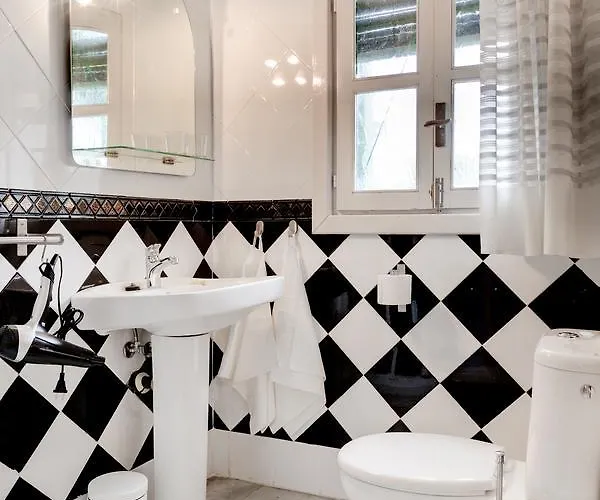 Beneste Nerja Hostal 2*