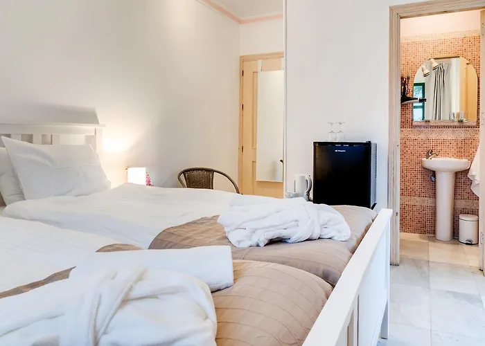 Otel Beneste Nerja Hostal 2*